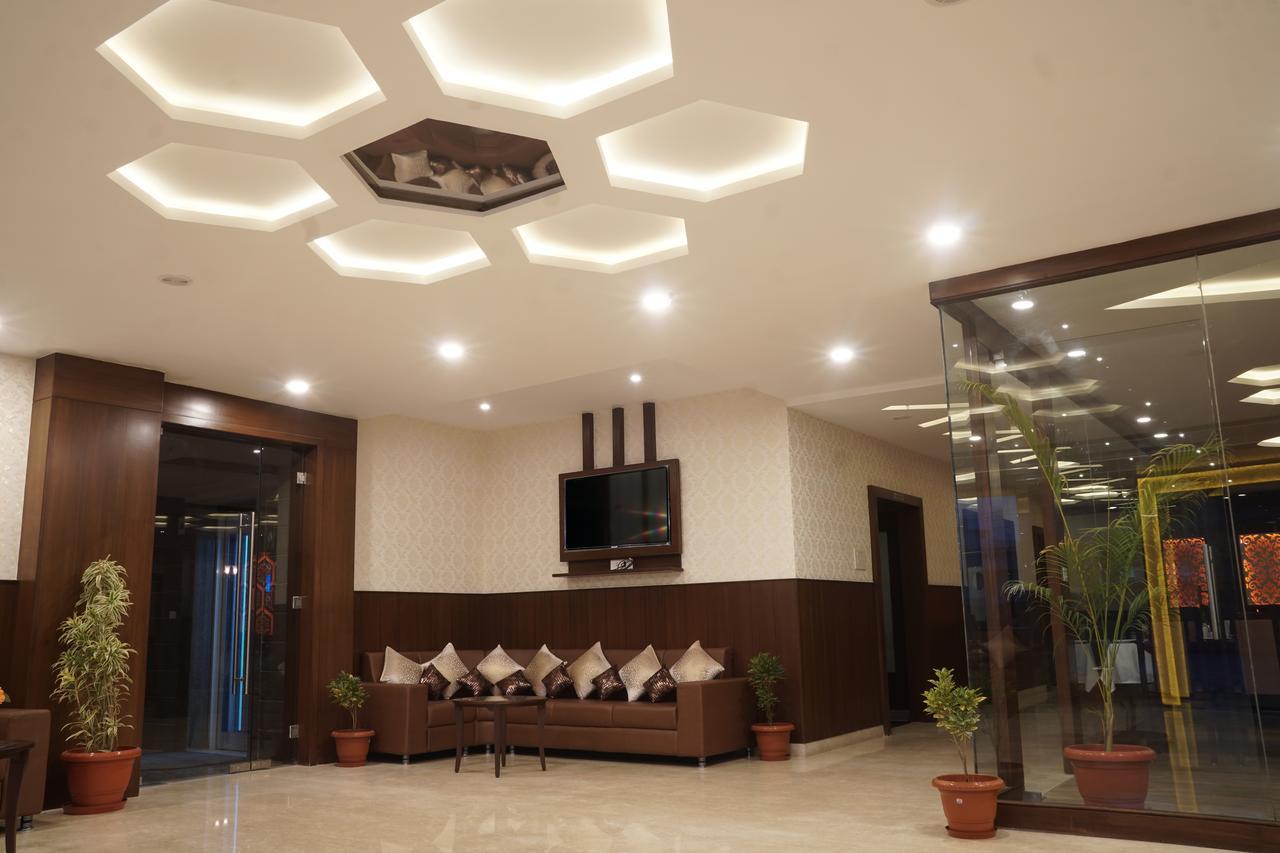 Admire Inn By Tgi Udaipur Exterior photo